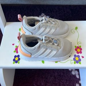Adidas toddler size 5 barely worn grey and white sneakers
